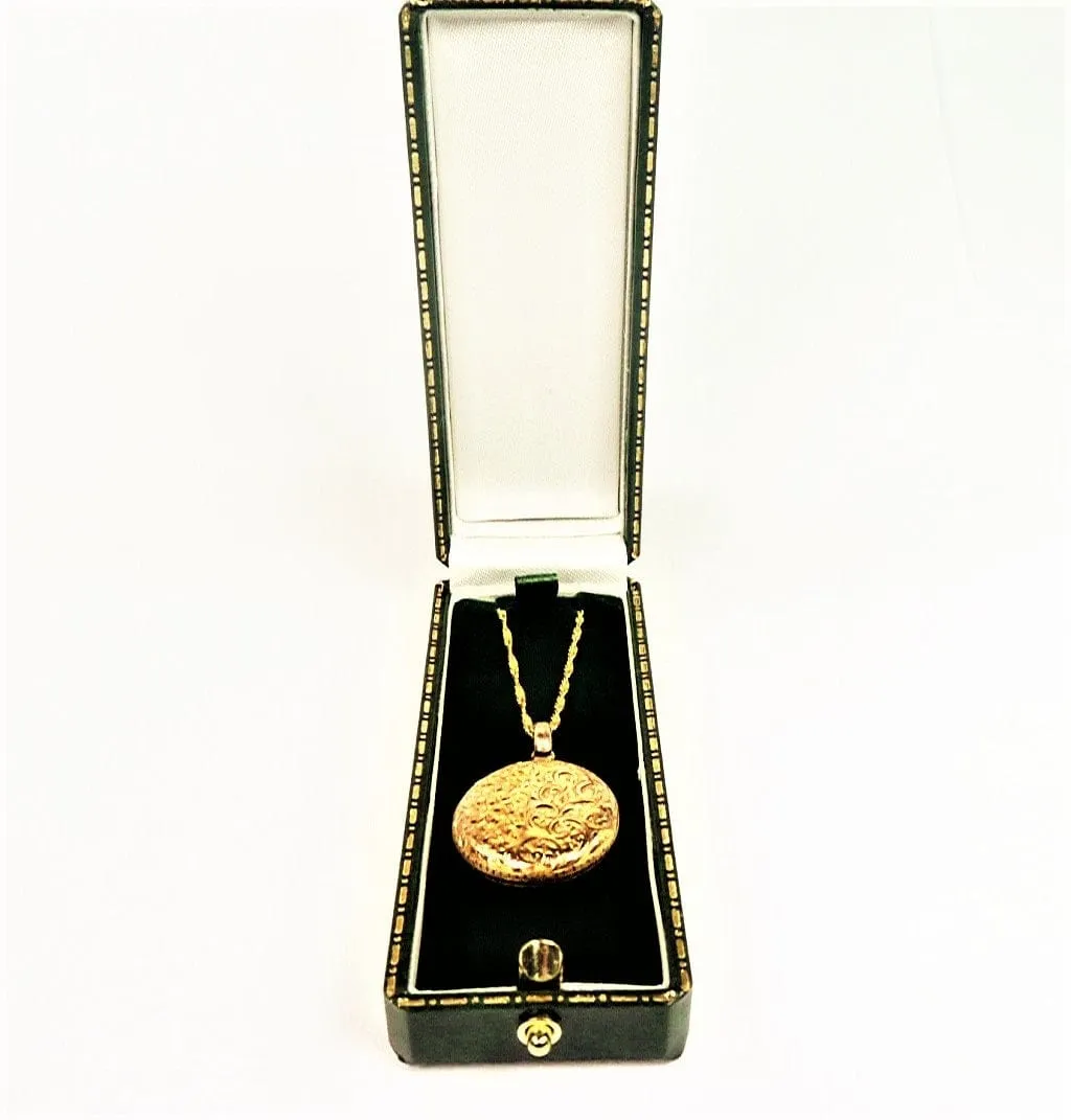 Ornate Deep Bodied Edwardian Date Fully Hallmarked 9 Carat Gold Locket 4.7 Grams B. H. Joseph & Co 1904 With 18 Inch Necklace